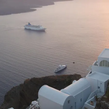 Affittacamere Neoklassiko Koukouli Fira (Santorini)