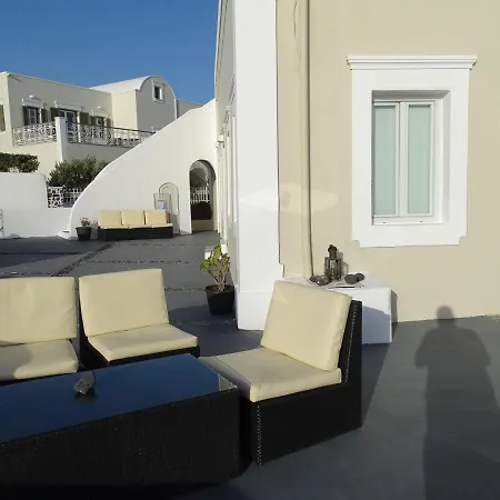 Neoklassiko Koukouli Fira (Santorini)