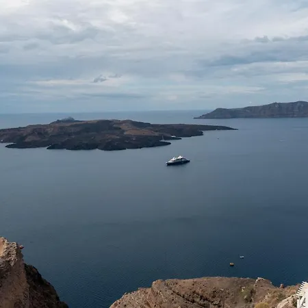 Neoklassiko Koukouli Fira (Santorini)