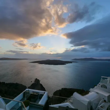 Neoklassiko Koukouli Fira (Santorini)