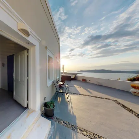 Guest house Neoklassiko Koukouli Fira (Santorini)