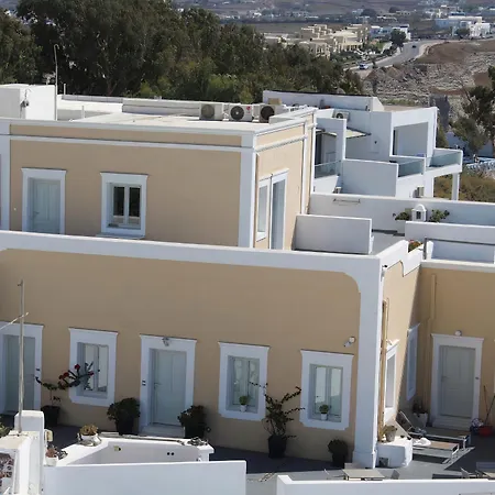 Neoklassiko Koukouli 4* サントリーニ