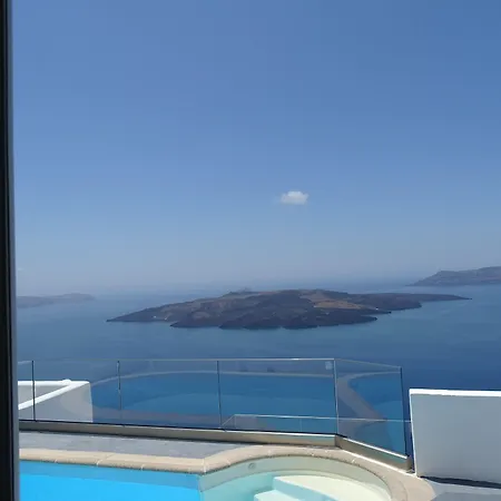 Πανσιόν Kamares Neoklassiko Φηρά