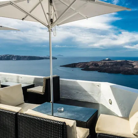 Neoklassiko Koukouli 4* サントリーニ