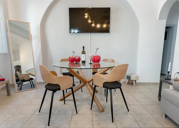 Neoklassiko Koukouli Гостевой дом Тира