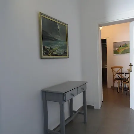 Pensión Neoklassiko Koukouli Fira (Santorini)