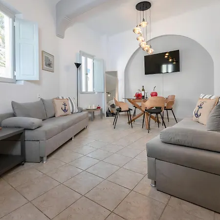 Neoklassiko Koukouli 4* Fira (Santorini)