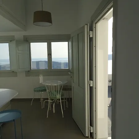 Pensión Neoklassiko Koukouli Fira (Santorini)