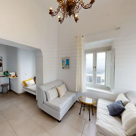 Pensión Neoklassiko Koukouli Fira (Santorini)