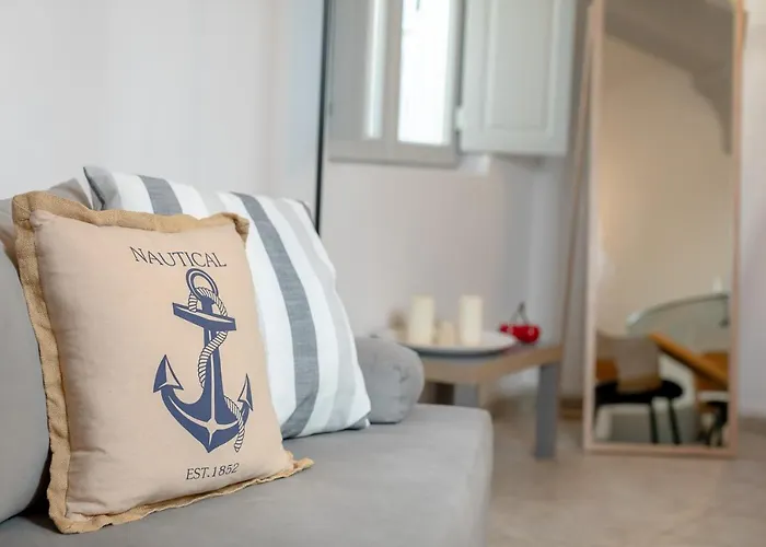 Kamares Neoklassiko 4* Fira (Santorini)