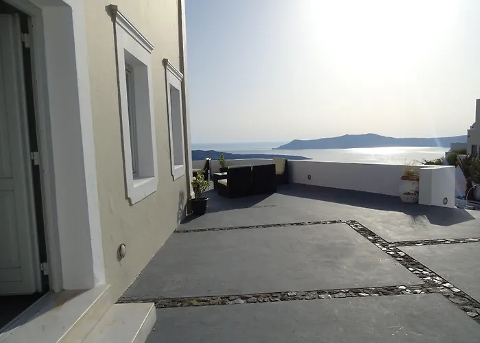 Kamares Neoklassiko 4* Fira (Santorini)