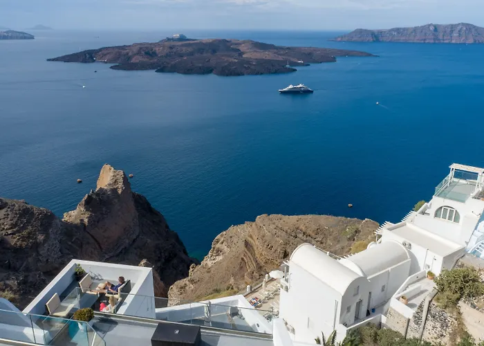Kamares Neoklassiko 4* Fira (Santorini)
