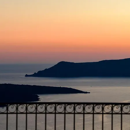 Kamares Neoklassiko Gasthof Fira (Santorini)
